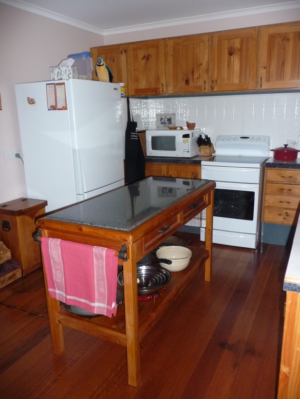 3.old kitchen1
