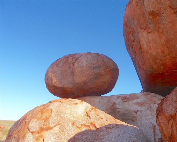 8.Devils marbles