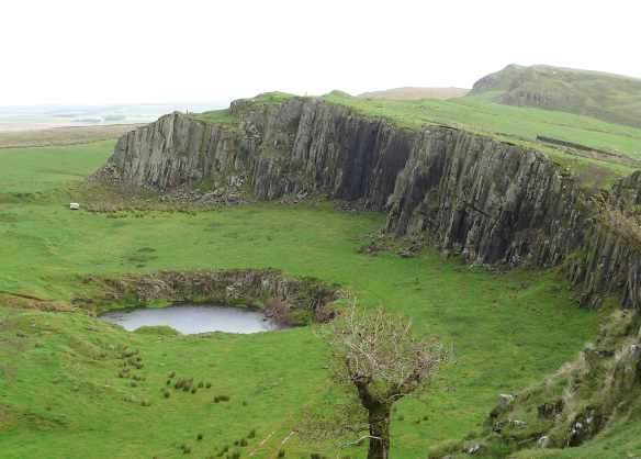 8-hadrians-wall-walltown-crags