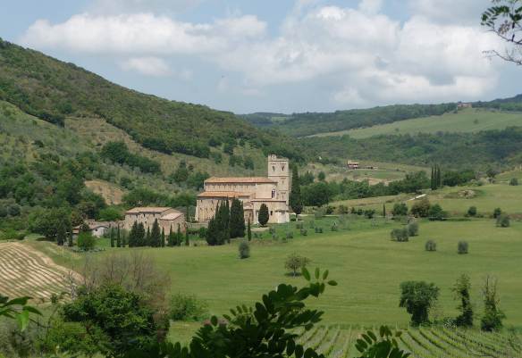1-sant-antimo-abbey