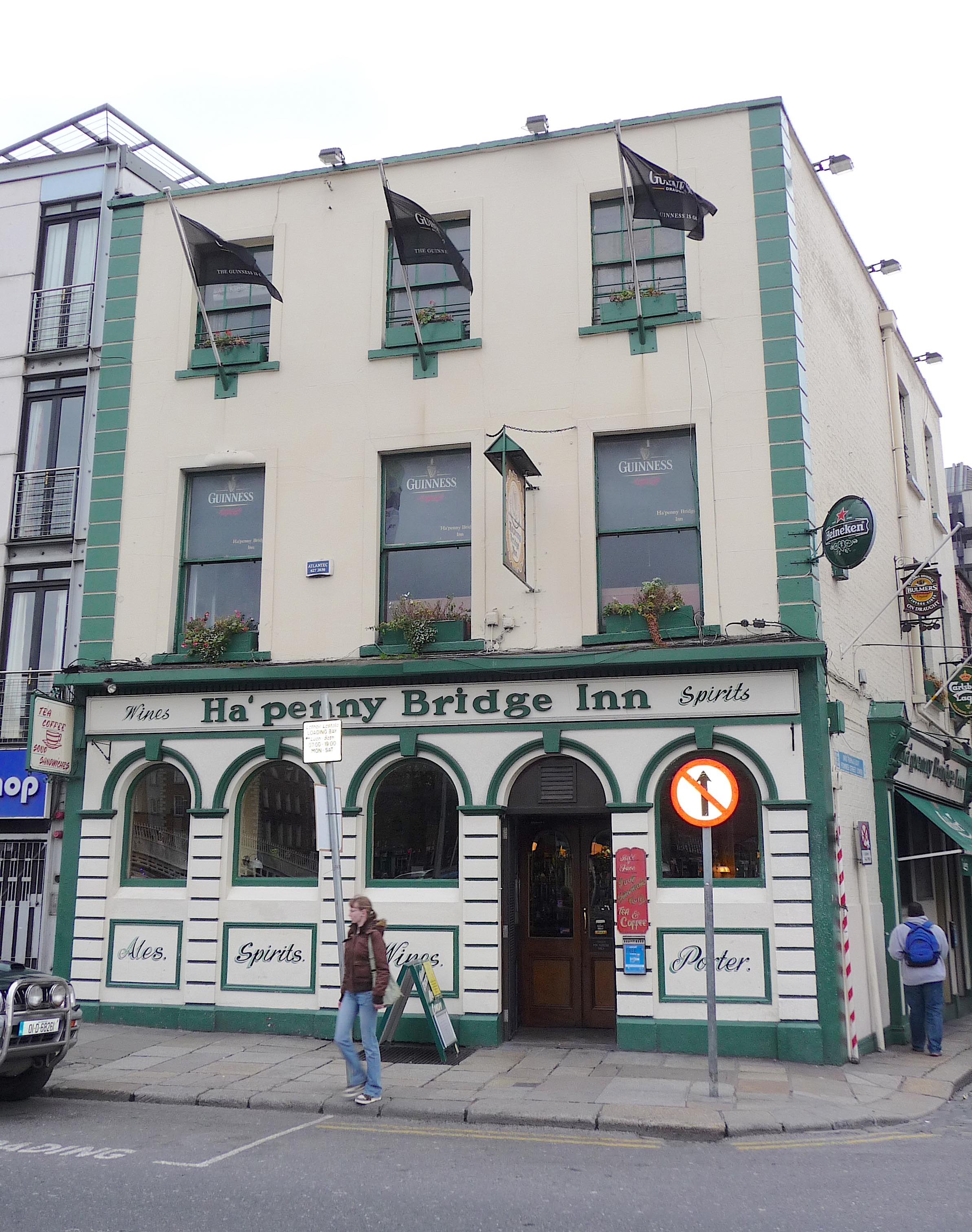 5.Ha'penny Bridge Inn