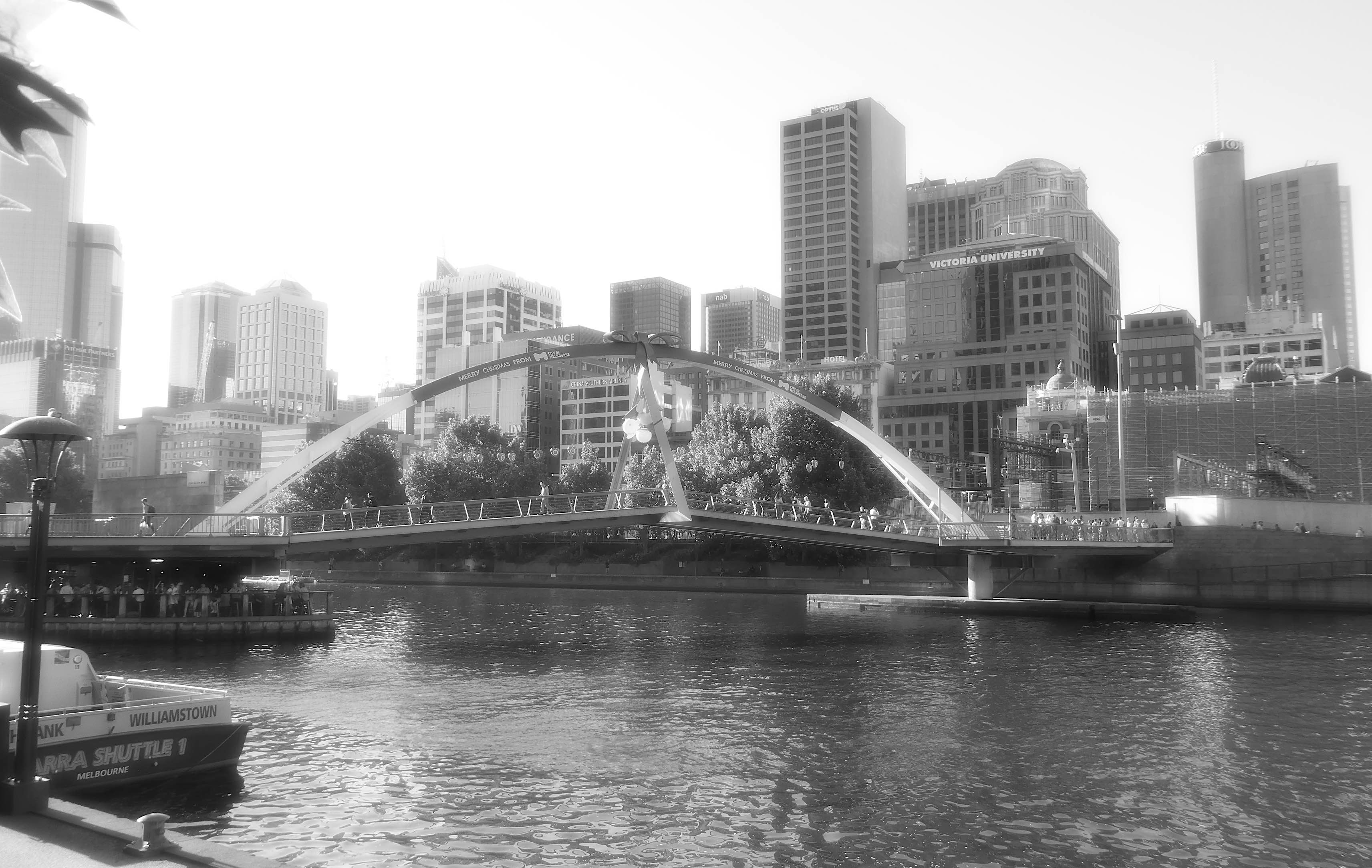 5.Southbank Pedestrian Bridge
