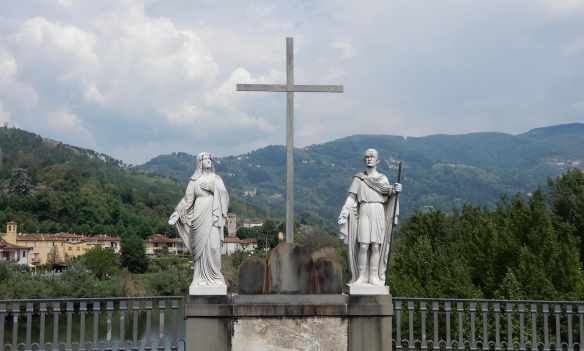 25.statues of the Virgin and Saint Ansano