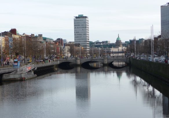 2.O'Connell Bridge
