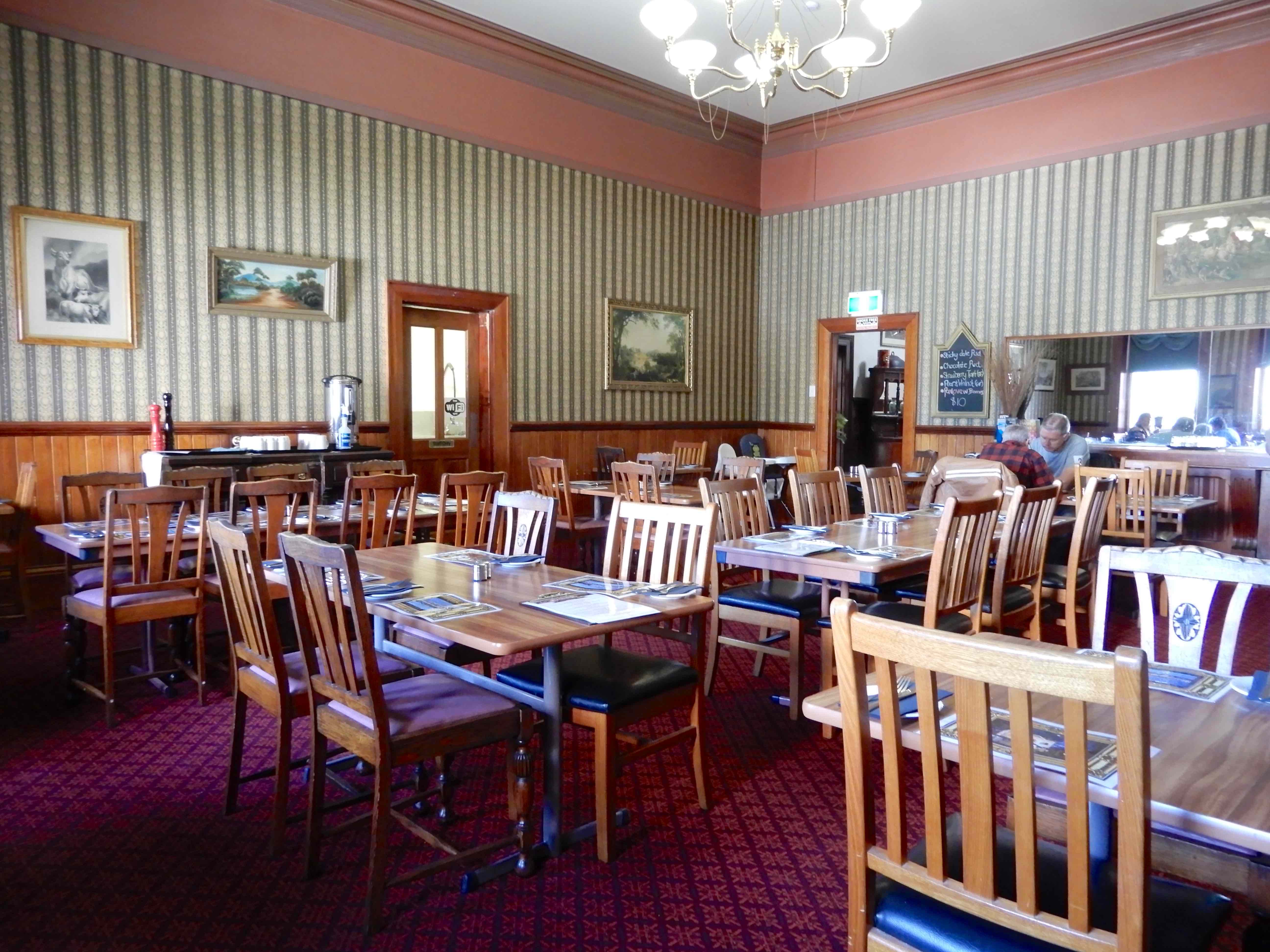 16.Dining Room