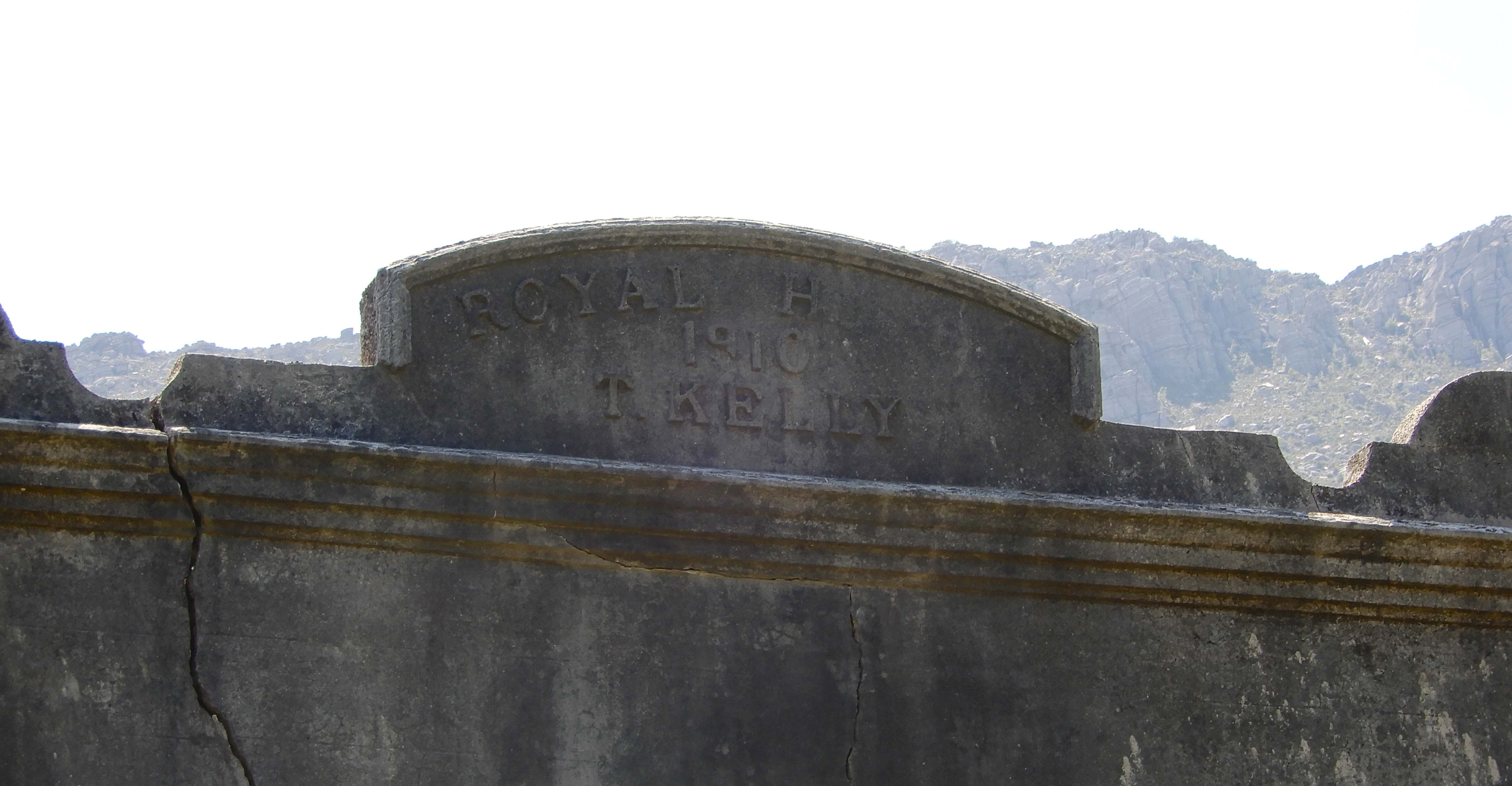 27.Royal Hotel, Linda