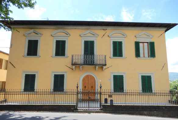 4.beautiful building