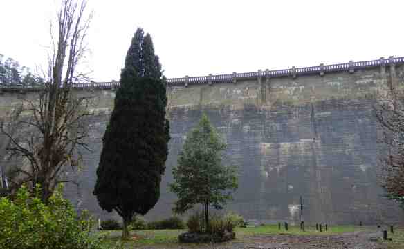 12.dam wall