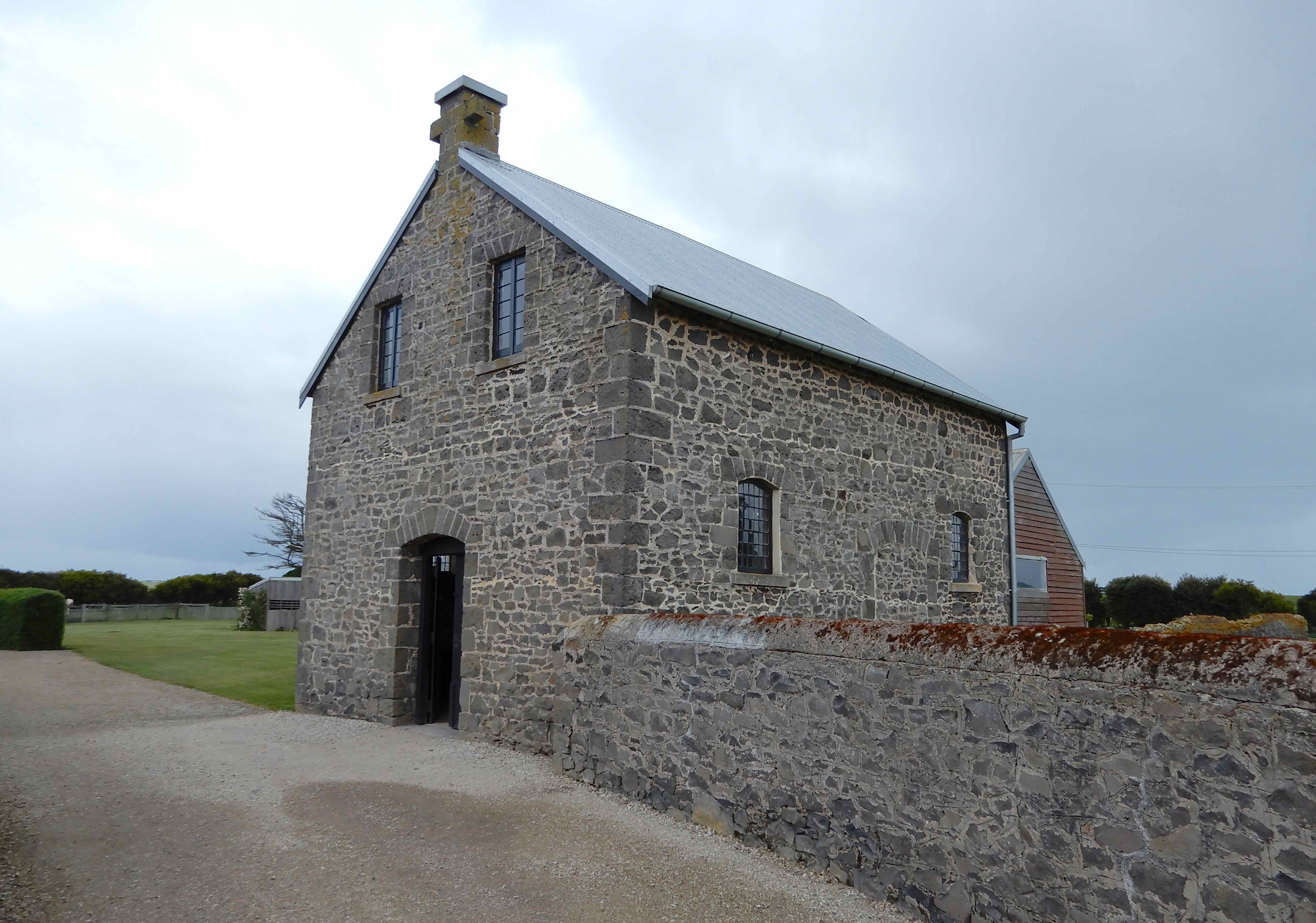 51.chapel:schoolhouse