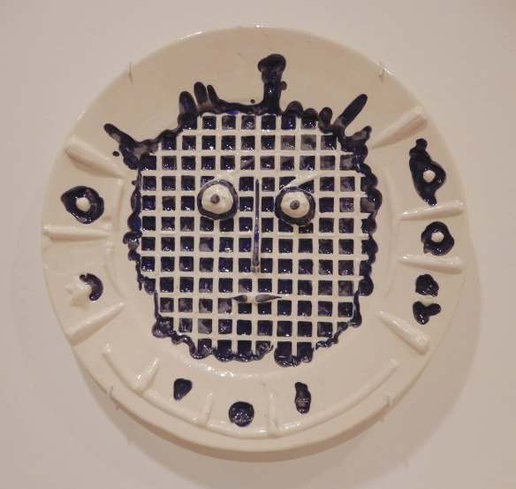 10.Face with grid, round dish 1956