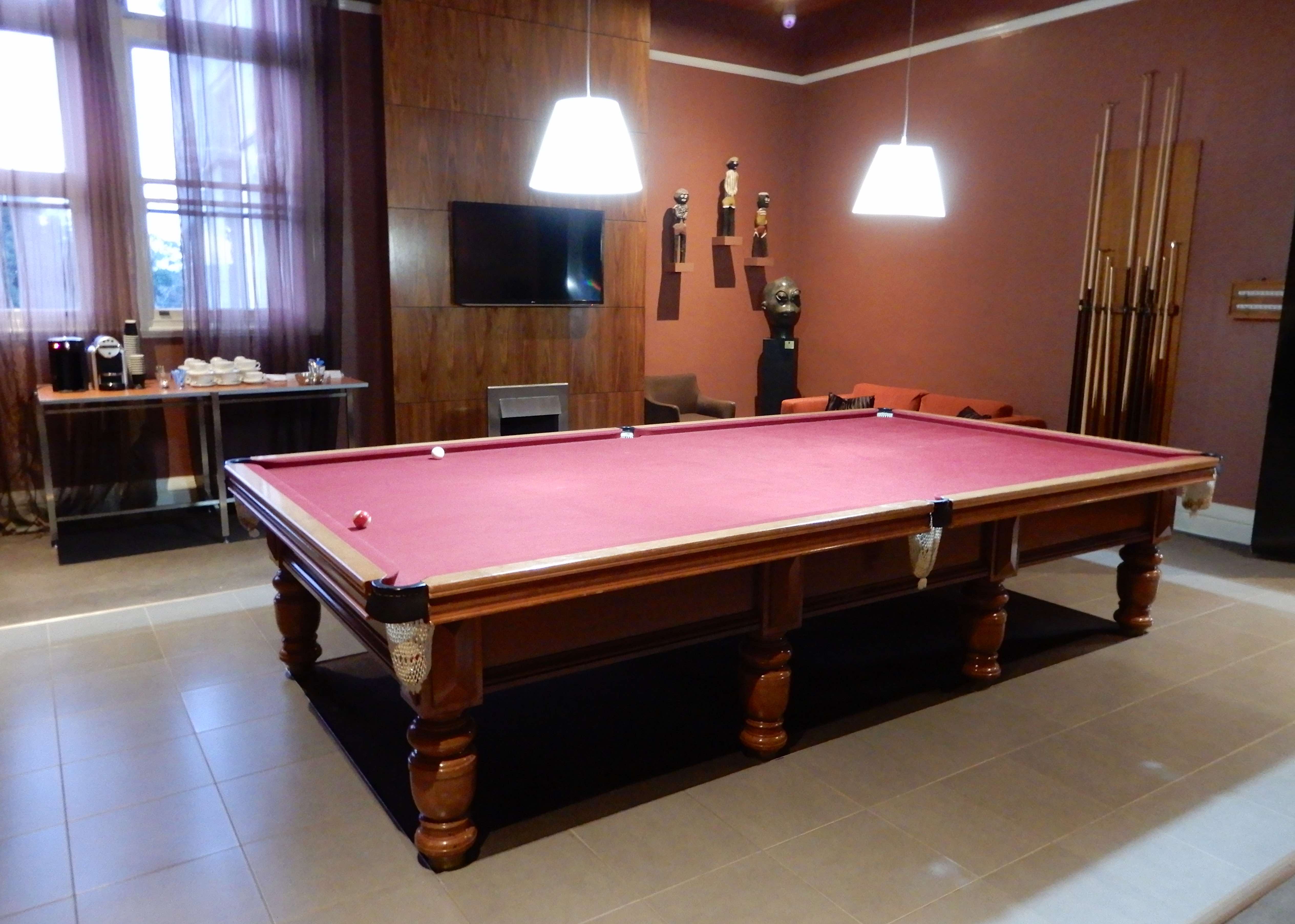 9.snooker room